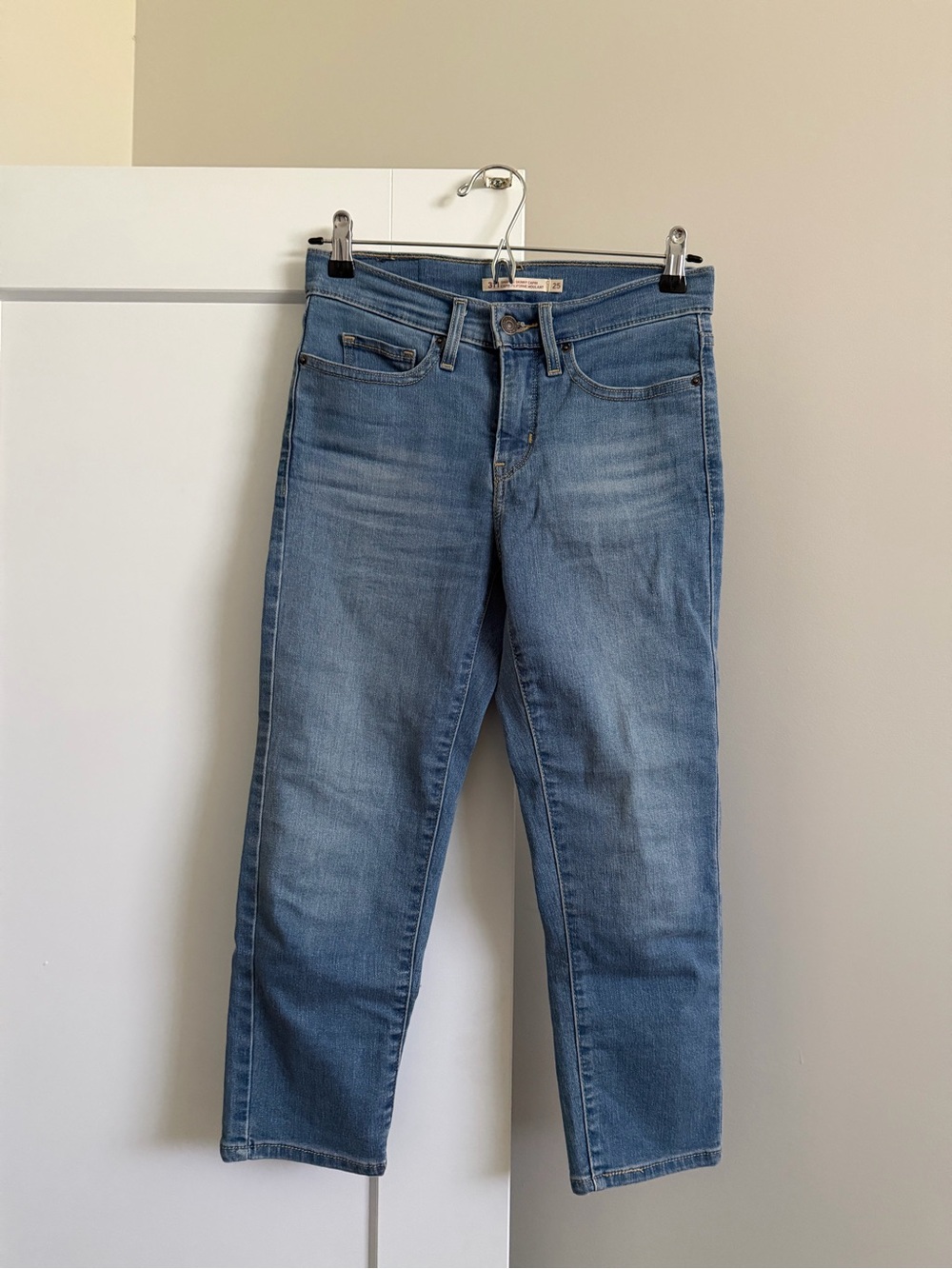 Levi's Straight Leg Jeans in Light Blue Wash